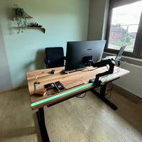 Ořechový polohovací stůl s epoxidovým LED osvětlením 16