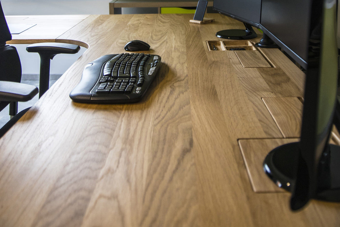Kotna pisalna miza iz masivnega lesa (hrast ali oreh) | ErgoHide